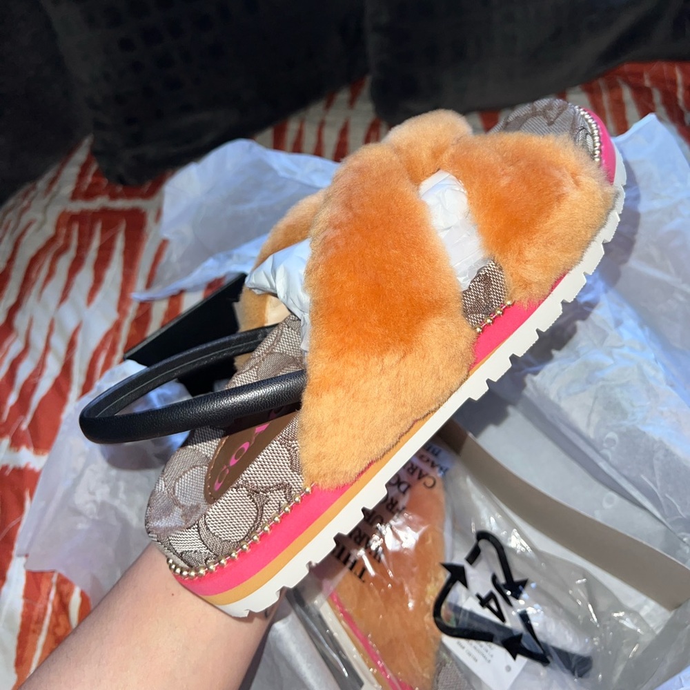 Coach Tally Shearling Sandal - Picture 9 of 9